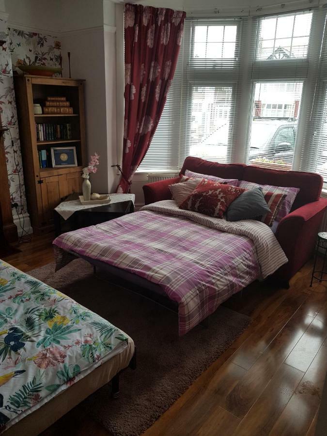 Beautiful Room In Victorian Family Home Ilford Extérieur photo